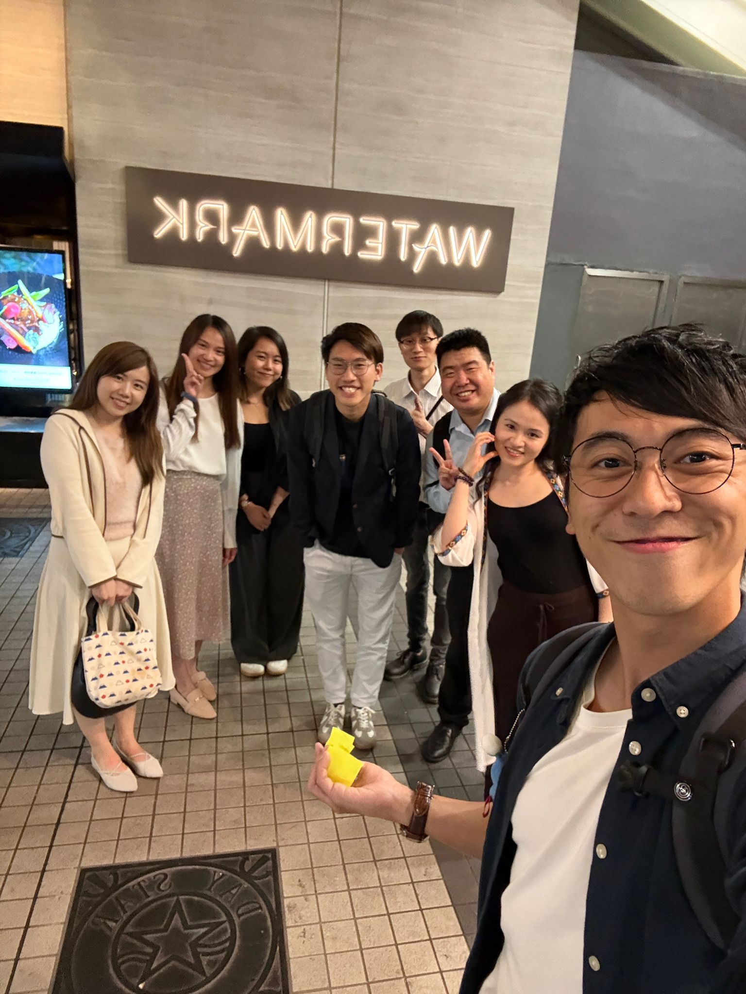 Financial Cat 盲盒飯局後的團體合照